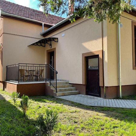 Kovacs Apartmanhaz Kiskunhalas Rom bilde