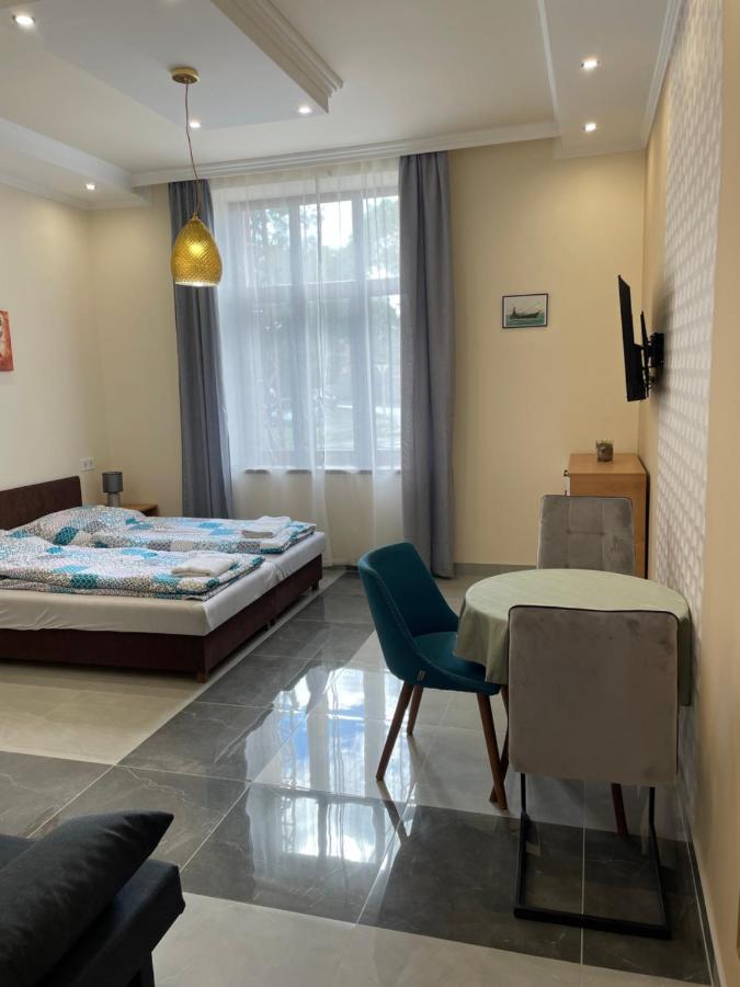 Kovacs Apartmanhaz Kiskunhalas Rom bilde