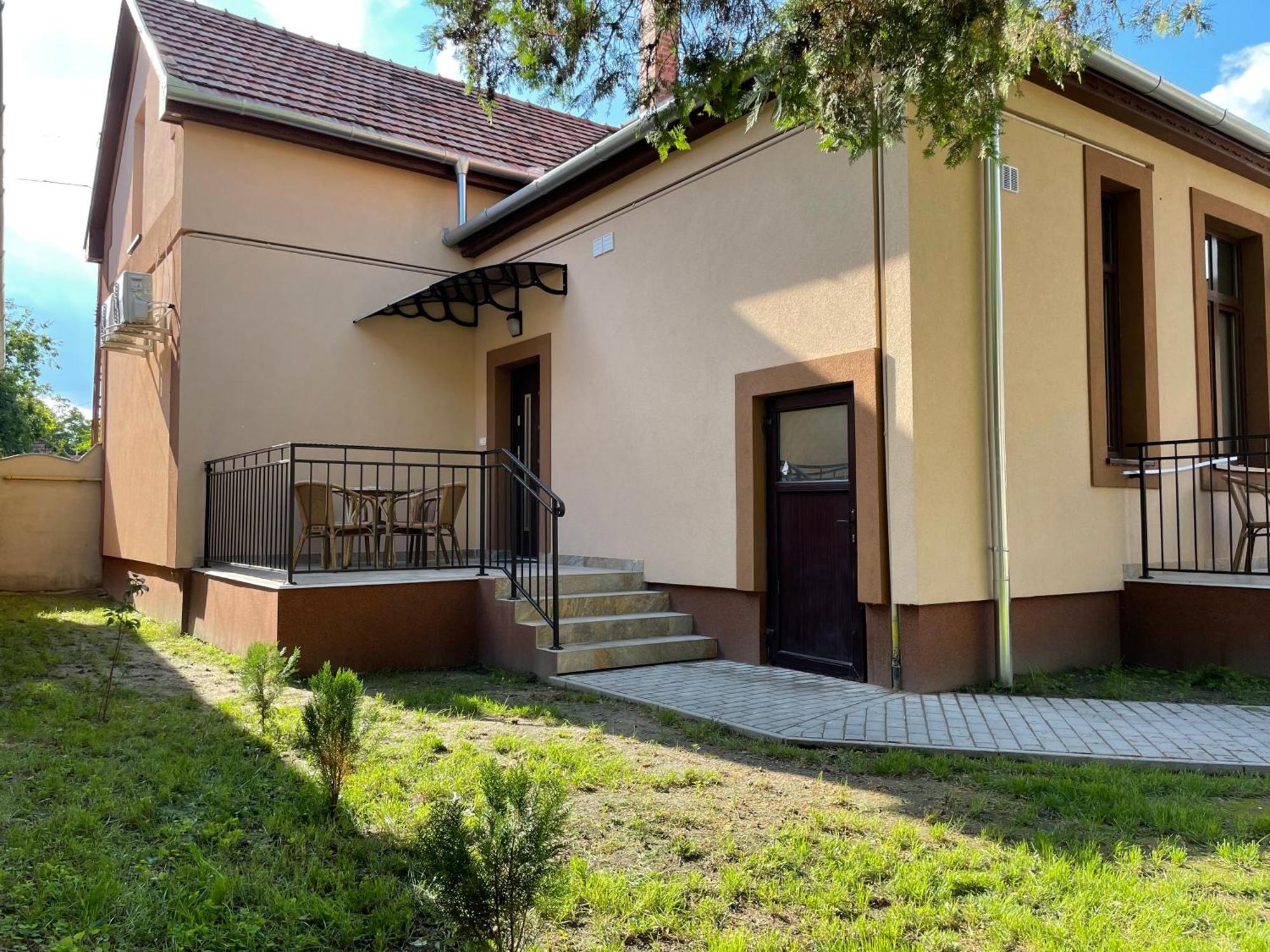 Kovacs Apartmanhaz Kiskunhalas Rom bilde