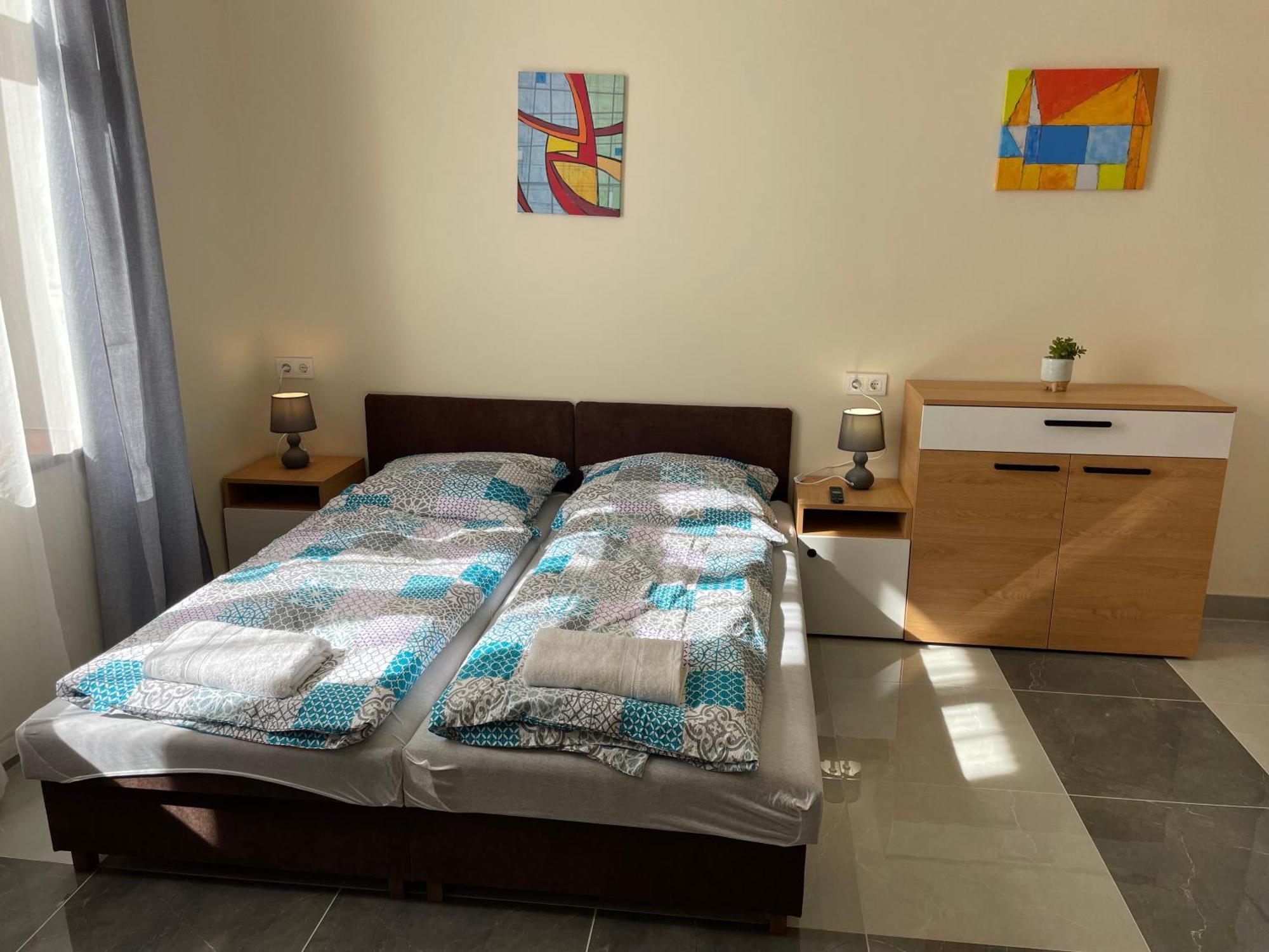 Kovacs Apartmanhaz Kiskunhalas Rom bilde