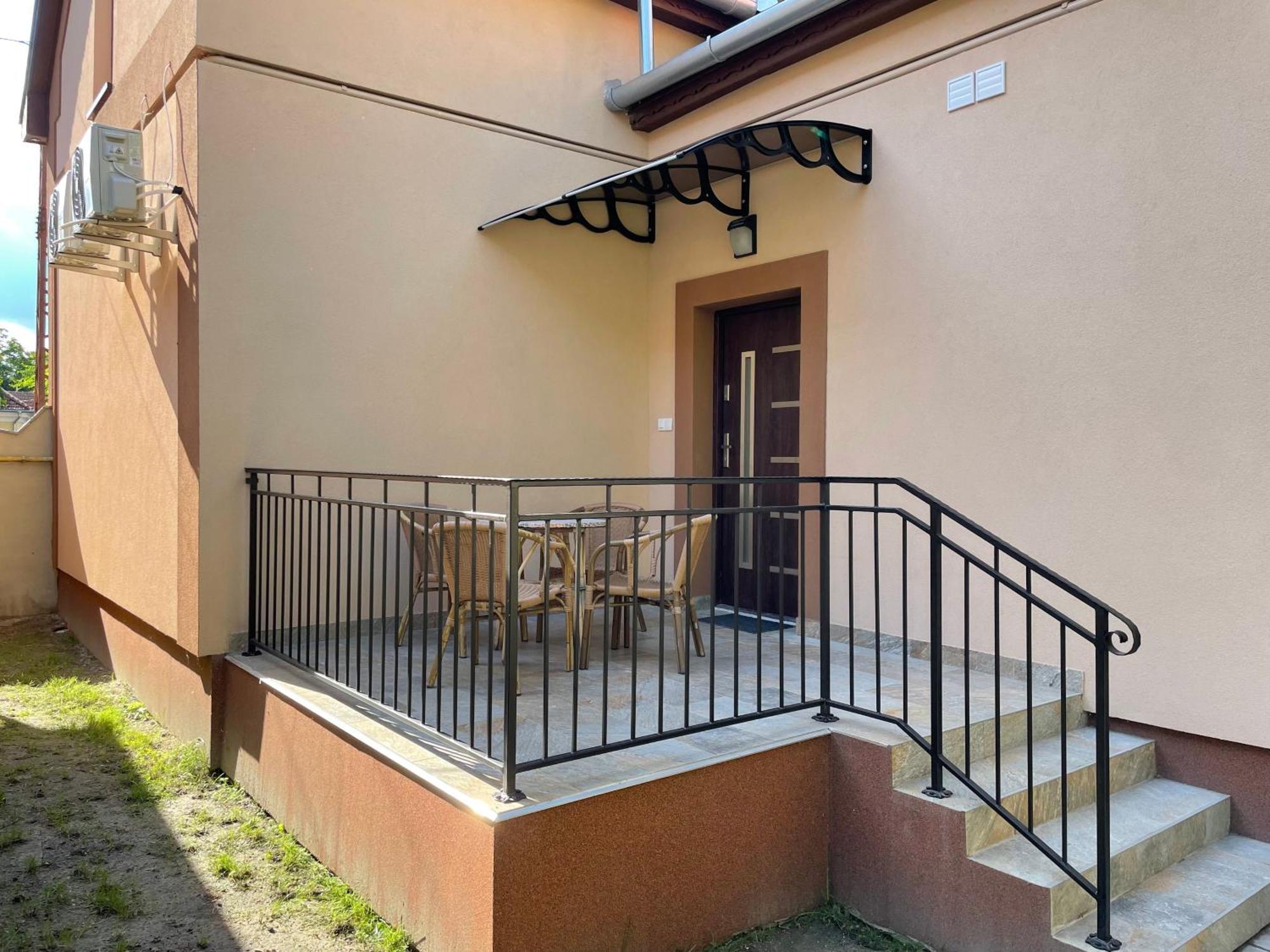 Kovacs Apartmanhaz Kiskunhalas Rom bilde