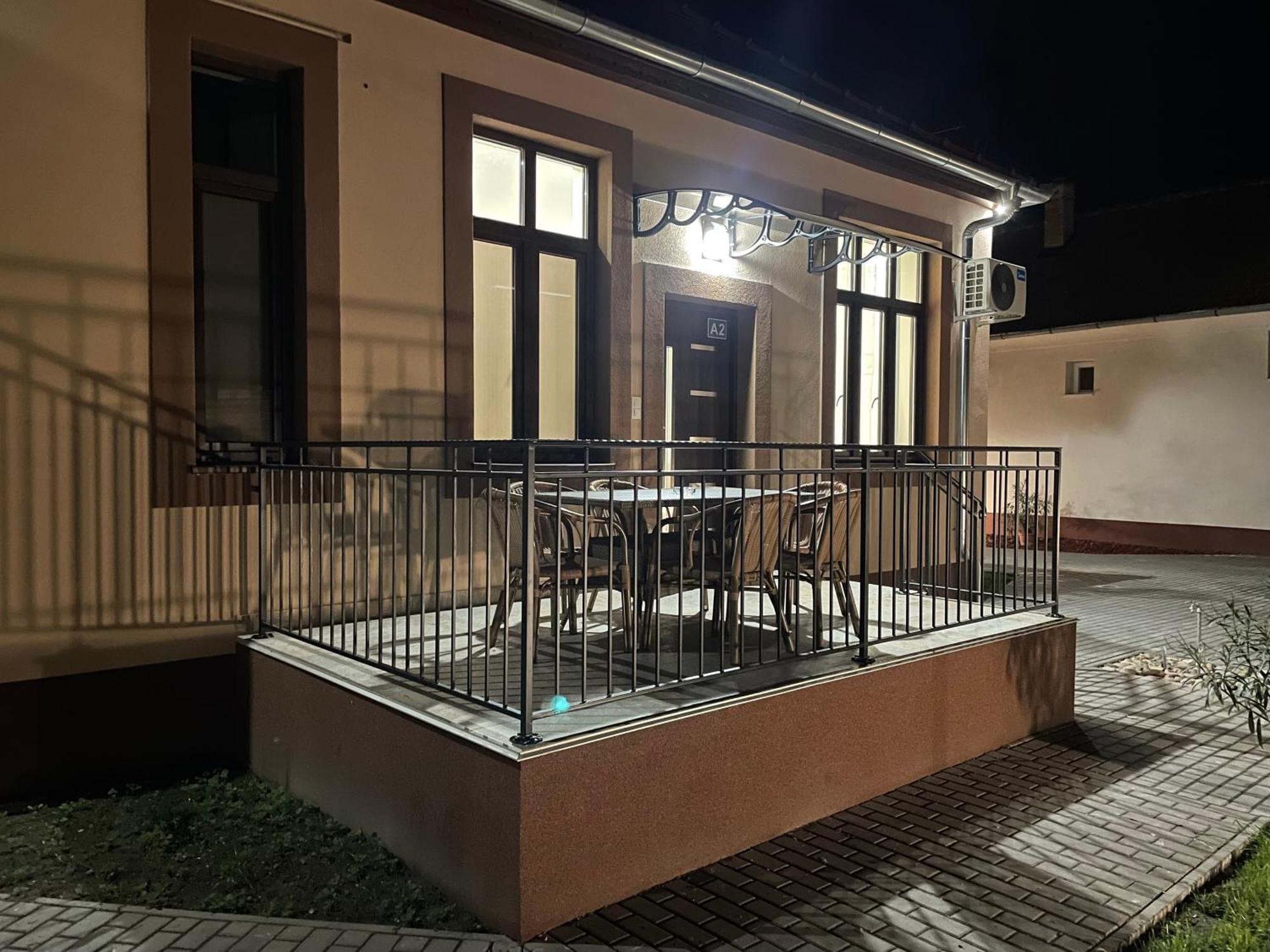 Kovacs Apartmanhaz Kiskunhalas Rom bilde