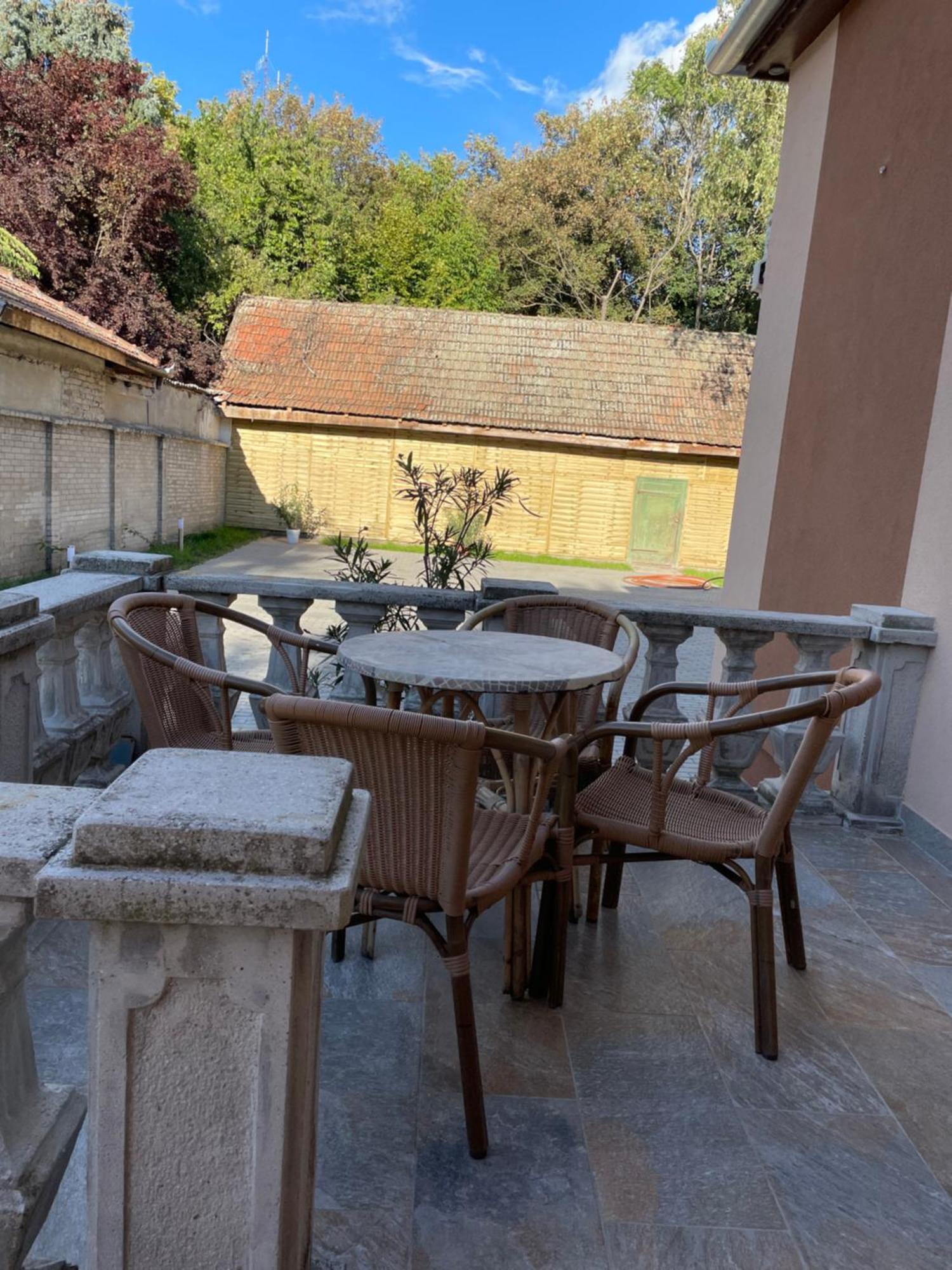 Kovacs Apartmanhaz Kiskunhalas Rom bilde